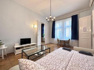 布达佩斯市中心西火车站公寓 - Budapest - 4