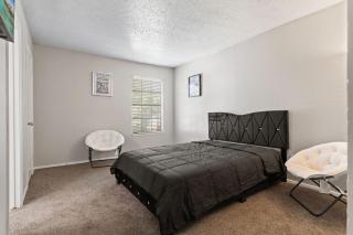 Comfy 2Bdr Unit - 4
