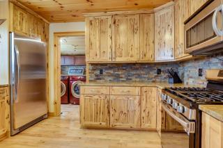 Spacious Canandaigua Group Getaway House and Barn! - 1