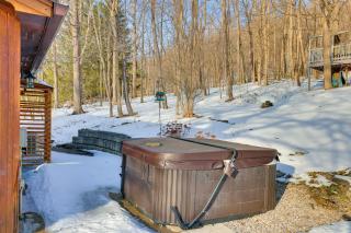 Spacious Canandaigua Group Getaway House and Barn! - 9