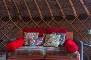 Giant Yurt Sleeping 8 with Spa, Catering, Walled Gardens, Nature Reserve, Free Parking - 4