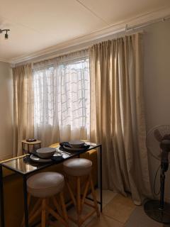 Cozy Garden Cottage - 8