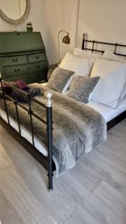 Modern 1 Bed Ipswich Waterfront Apartment Free Parking - Long Term Stays Available - 4