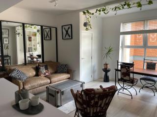 Modern 1 Bed Ipswich Waterfront Apartment Free Parking - Long Term Stays Available - 7