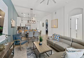 Lovely apartments 18 Minutes away from Disney! - 3