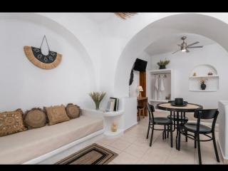 Kalliopi Vikeli Milos - 5