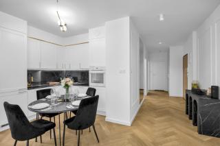 61m2 Włochy Apt - Parking, Gym, Balcony, Workspace - by Rentujemy - 3