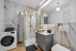 61m2 Włochy Apt - Parking, Gym, Balcony, Workspace - by Rentujemy - 7