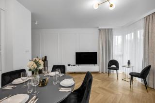 61m2 Włochy Apt - Parking, Gym, Balcony, Workspace - by Rentujemy - 9