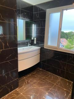 villa avec piscine entre mer et montagne - 2