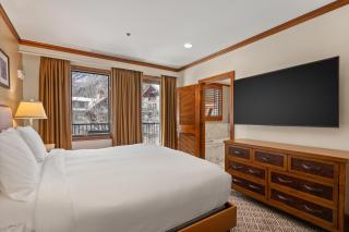 The Ritz-Carlton Club, Ski-in & Ski-out Resort in Aspen Highlands, 3 Bedroom Residence Float 5 - 4