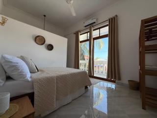 Chic & Comfy Getaway - 4