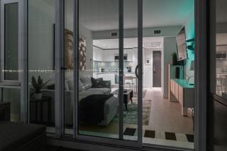 Downtown Calgary Modern 1BR with Pullout couch - 8