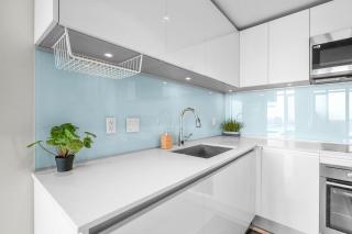 Downtown Calgary Modern 1BR with Pullout couch - 1