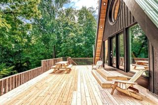 The Black Aframe - HOT TUB and Mountain Views - 9