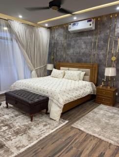 LMY Residency Hotel Apartments Facing Centaurus Mall - Elysium Tower Islmabad - 6