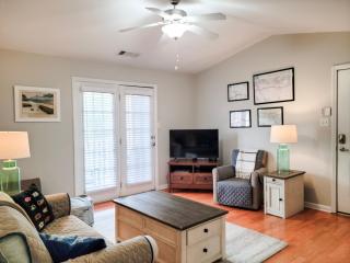 Cozy 2 bedroom, 2 bathroom condo located at Harbor Landing! - 5