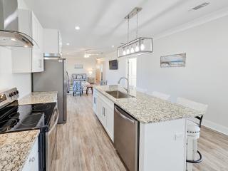 Brand New Home with Beach Views! Fully furnished 3 bedroom home in Gulfport - 7