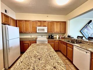 Beachview Condo in Legacy Tower 1-1004 - fully furnished 3 bedroom 2 bathroom - 2