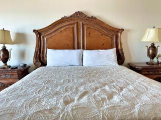 Beachview Condo in Legacy Tower 1-1004 - fully furnished 3 bedroom 2 bathroom - 1