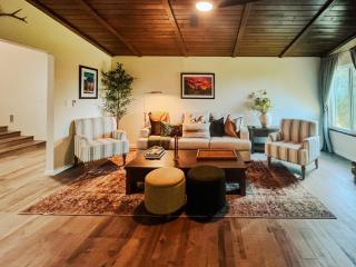 Yosemite Family Lodge I Sleeps 11 I Game Room - 4