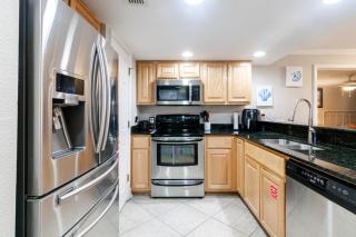 Cozy 2 bed 2 bath condo at the beachside Ocean Club Villas - 2