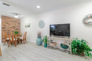 103 Cypress Cove ~ Beautiful 1 bedroom 1 bath beachfront condo in Biloxi - 8