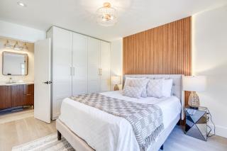 Newly renovated house in Toronto - 10 min to Airport - Free parking - 1