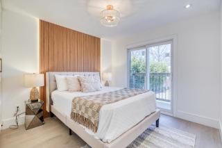 Rooms for rent with shared common space -10 min to Airport - Free parking - Toronto - 2