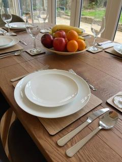 Cosy & Comfortable 3 Bed House, Office & Driveway - 6