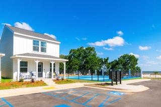 BRAND NEW, Fully Furnished, 3 Bedroom Cottage! - 8