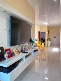 Modern 2-Suite Apartment with Gourmet Balcony - 0