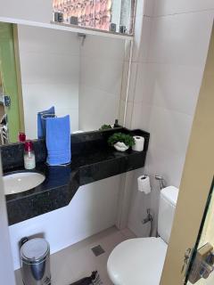 Modern 2-Suite Apartment with Gourmet Balcony - 9