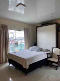 Modern 2-Suite Apartment with Gourmet Balcony - 8