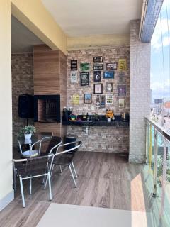 Modern 2-Suite Apartment with Gourmet Balcony - 3