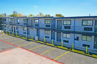 Super 7 Inn By OYO San Antonio NW Medical Center - 6