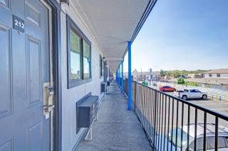 Super 7 Inn By OYO San Antonio NW Medical Center - 5