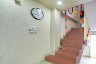 SPOT ON Hotal Krishna - 8