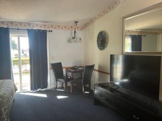 Ponderosa Gardens Motel - 8