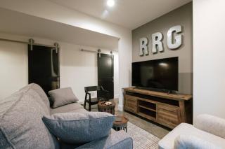 Hot-Tub Wifi Fireplace - Honeysuckle Bridge - Rogers - 6