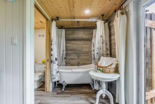 The Wood Shed with hot tub - 1