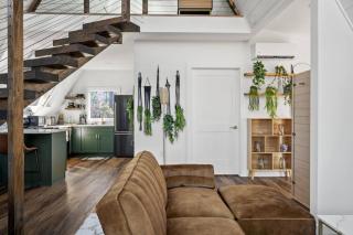 Hot-Tub Sauna Cold Plunge - Evergreen Escape - 4