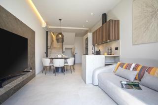 Magnificent Renovated 2BD 2BTH Duplex with Terrace - City Centre - 1