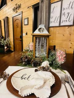 Knotty and Nice Luxury Cabin - 4