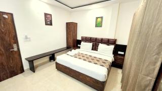 Hotel Krishnas Near Golden Temple - 0