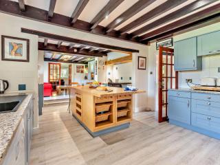 4 Bed in Binfield 93244 - 3