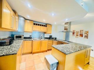 Elite UKi Apartment in Canary Wharf - 3