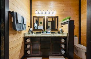 Knotty and Nice Luxury Cabin - 7