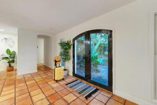 9BR Heated Pool Hot Tub Sleeps 25 - 5