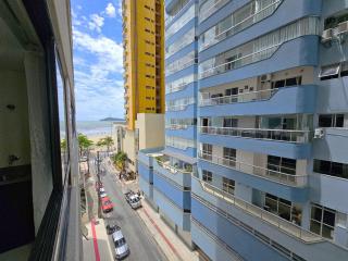 Apto completo a passos da praia em BC CRT0032 - 2